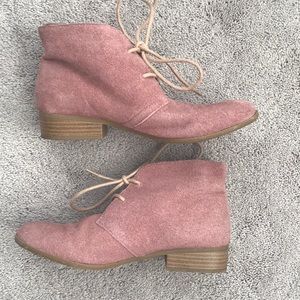 Mossimo dusty rose/pink suede desert boot, 5.5